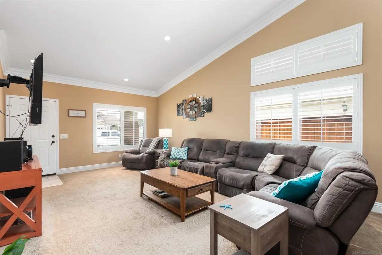 330 Del Flora Street #NA - Photo 3 of 23