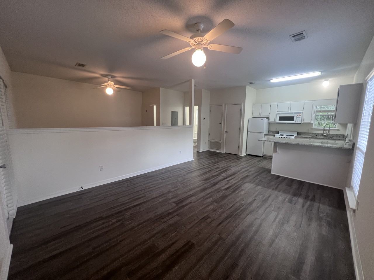 169 Kenai Cir #B - Photo 2 of 10