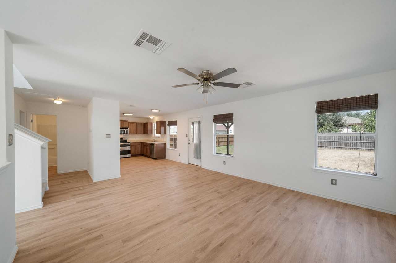 314 Phillips St #NA - Photo 3 of 29
