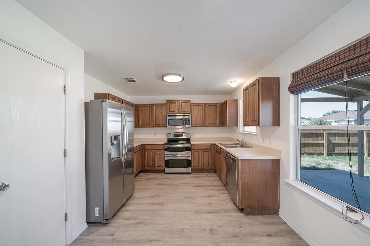 314 Phillips St #NA - Photo 4 of 29