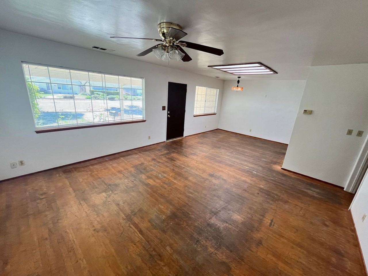 215 S D St - Photo 3 of 26