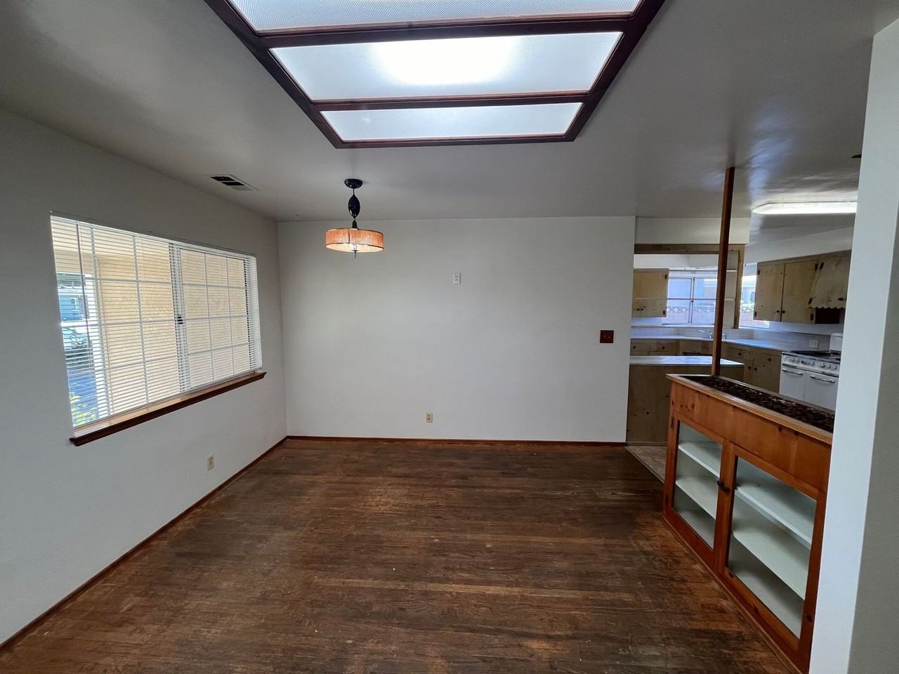 215 S D St - Photo 5 of 26