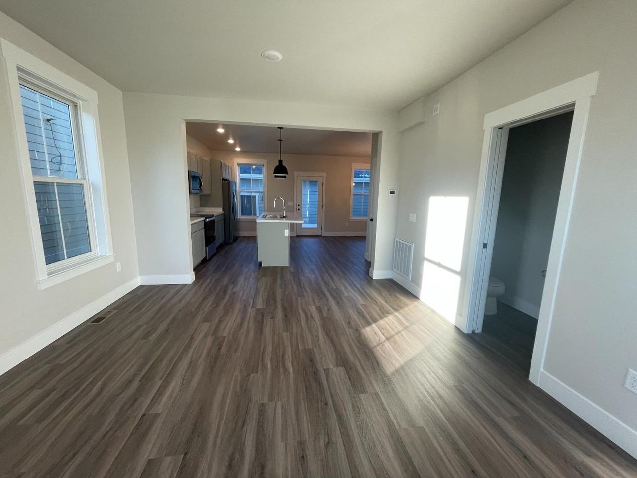 6119 Northstead Ave - Photo 3 of 11