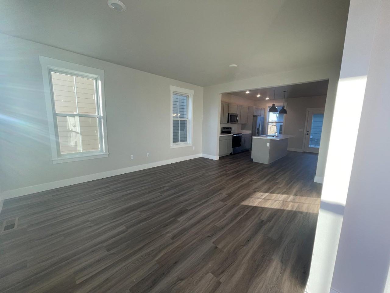 6119 Northstead Ave - Photo 4 of 11