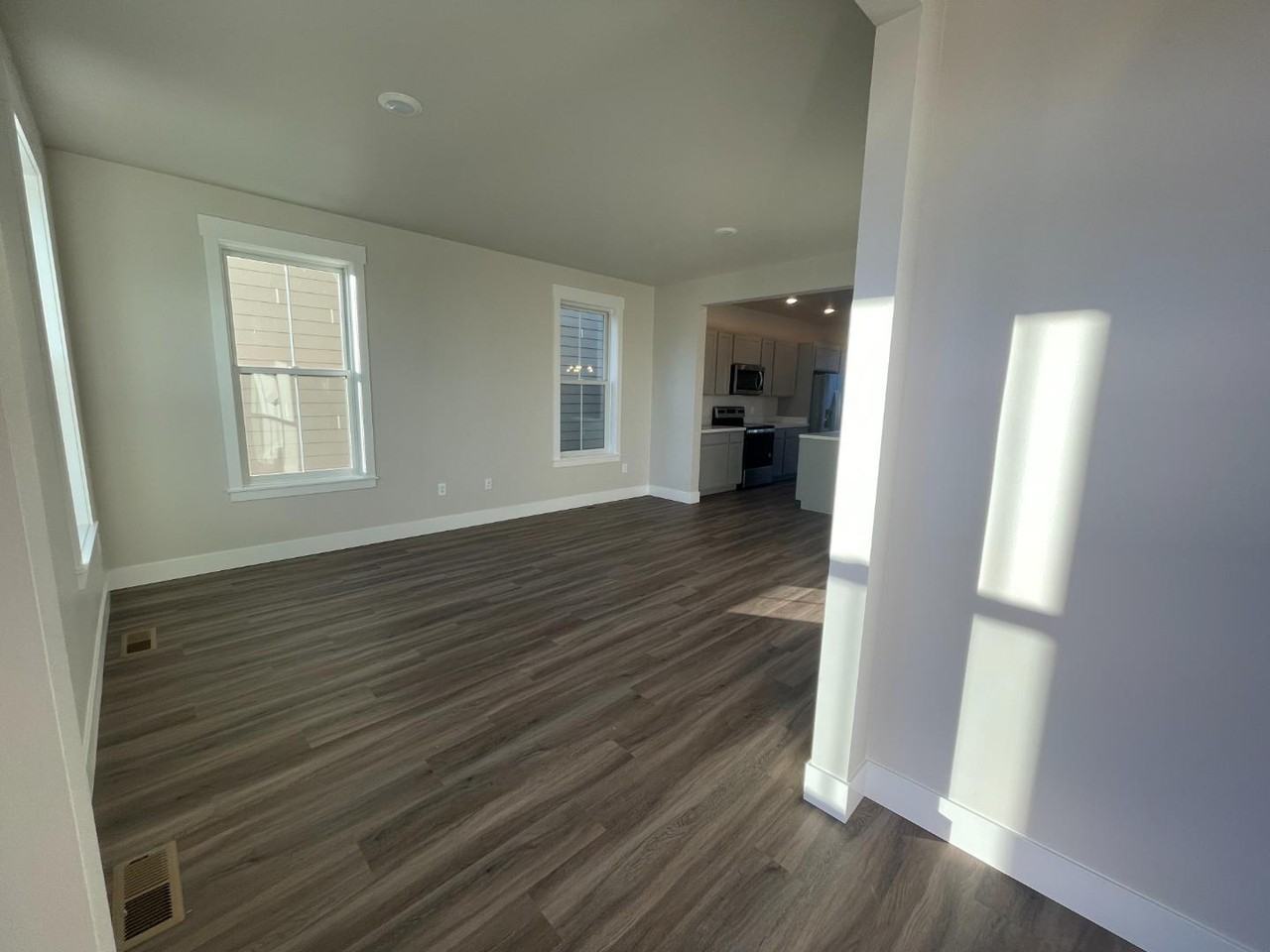 6119 Northstead Ave - Photo 5 of 11