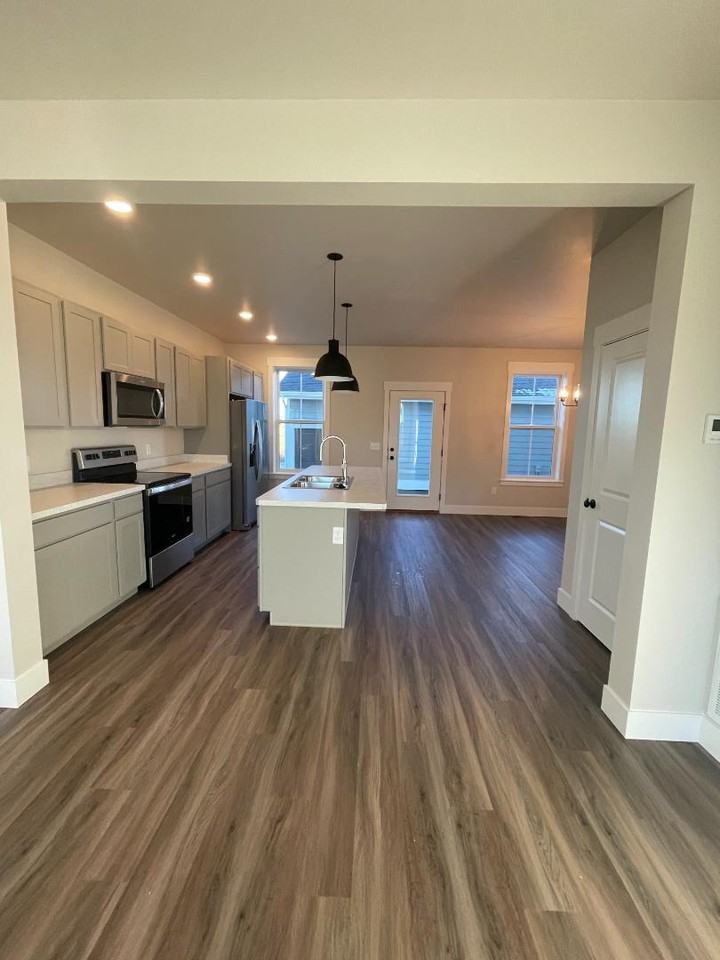 6119 Northstead Ave - Photo 7 of 11
