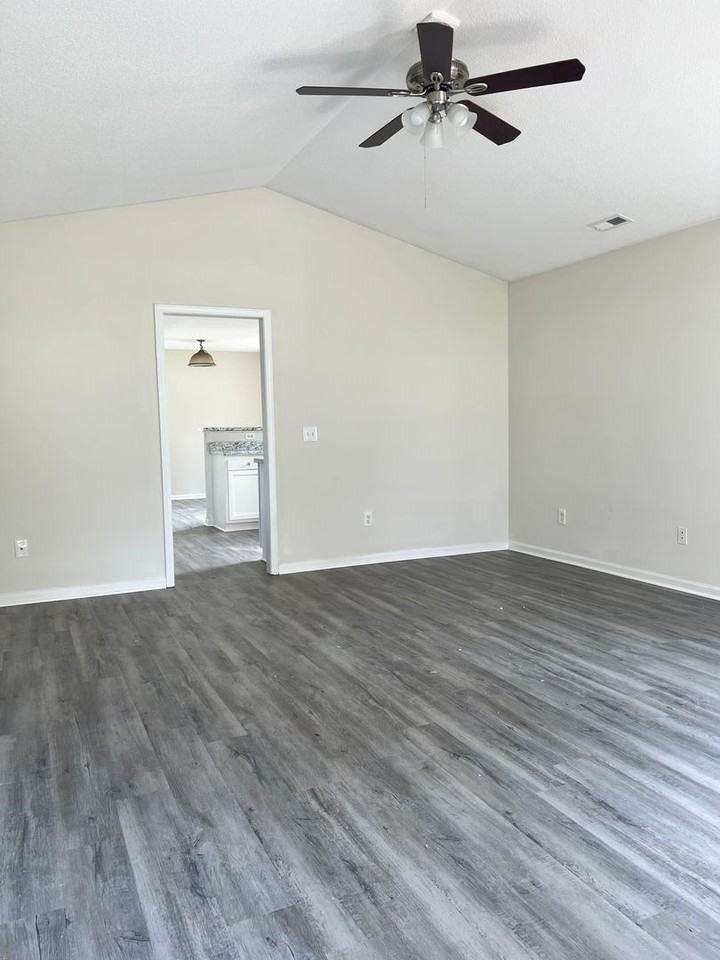 5804 Solera Dr - Photo 4 of 13
