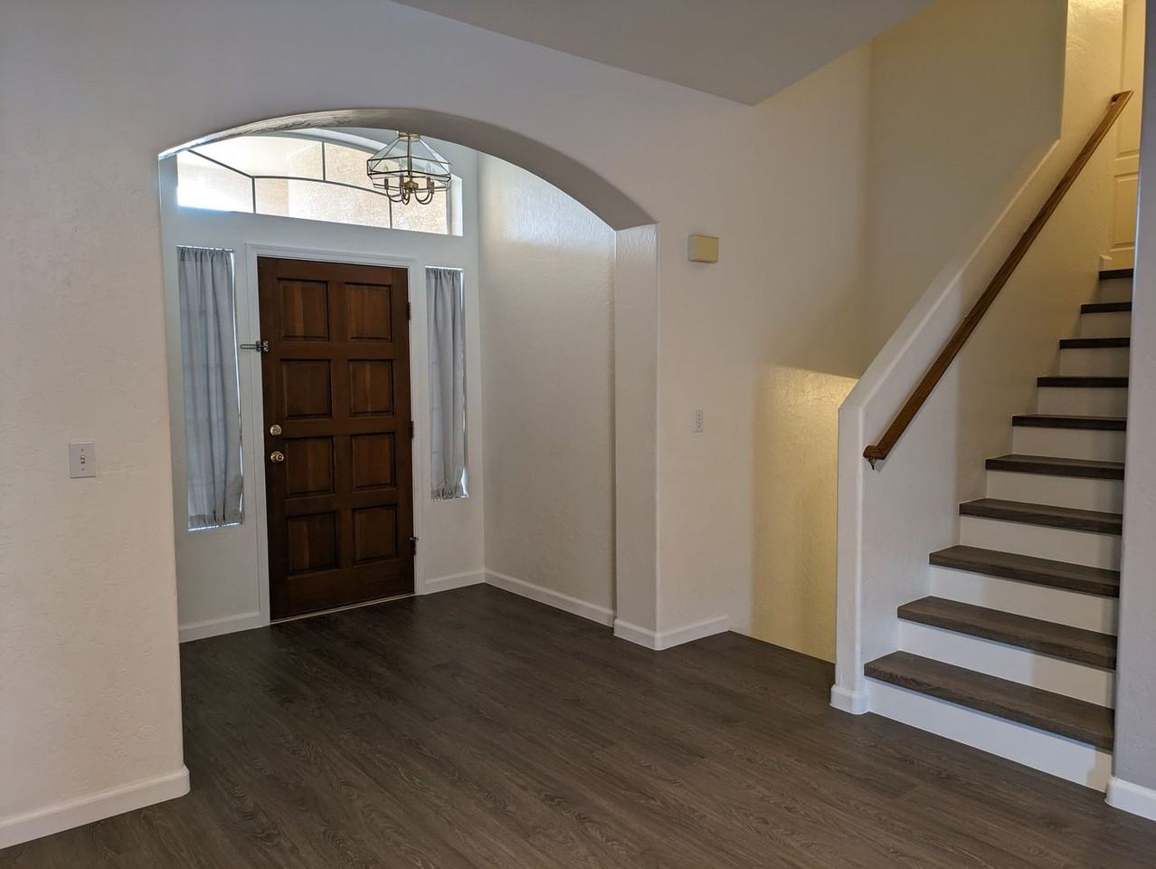 2302 E Rockledge Rd - Photo 3 of 50