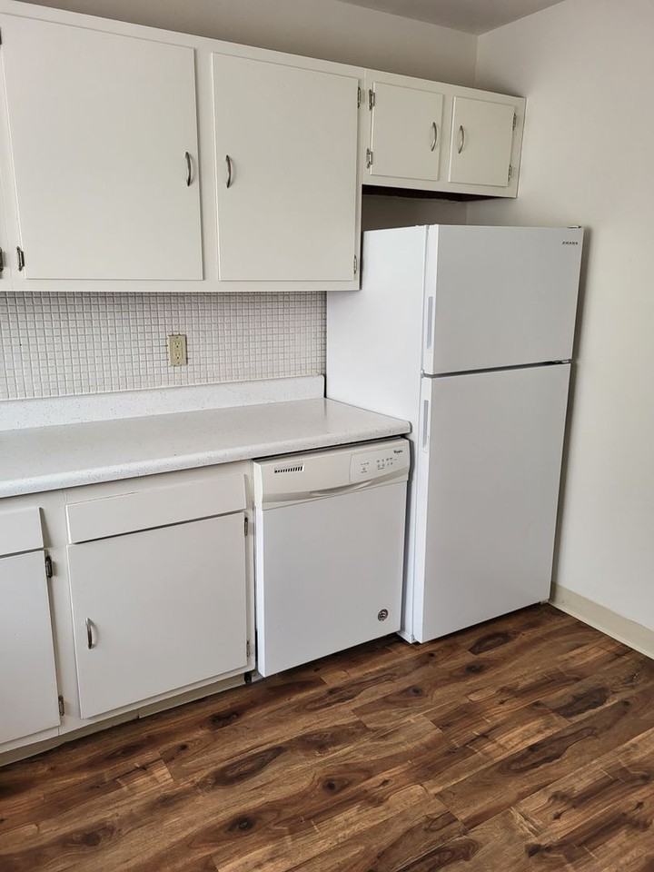 Yorktowne Apartments - Photo 5 of 21