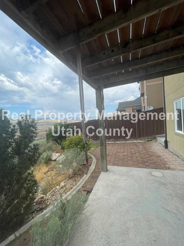 2925 W Shady Bend Ln - Photo 4 of 23