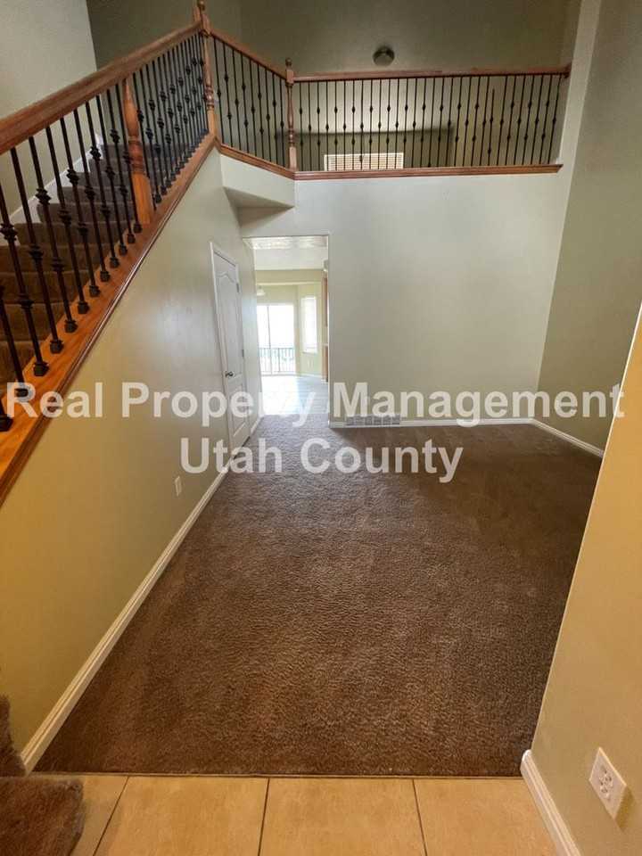 2925 W Shady Bend Ln - Photo 6 of 23