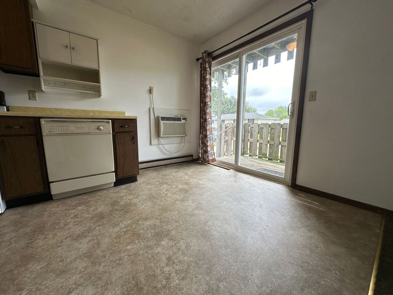 300 College Park Drive - Photo 3 of 11