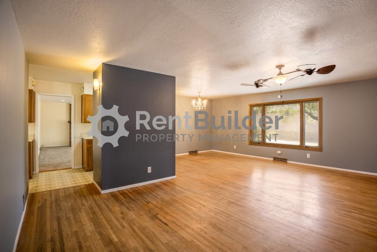 6504 Loftus Ave Ne - Photo 2 of 24