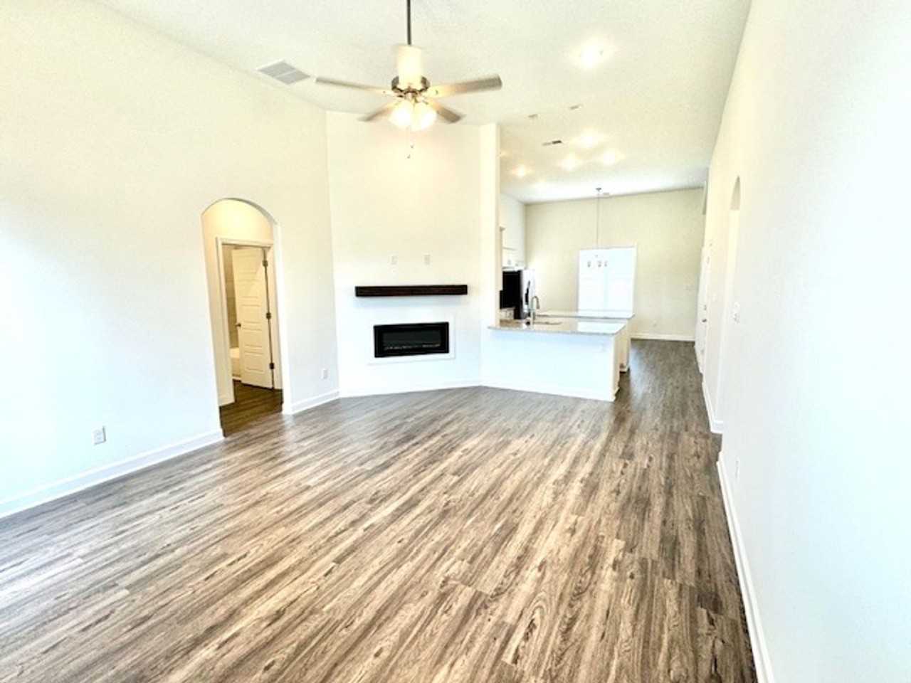 130 Primrose Ln - Photo 3 of 16