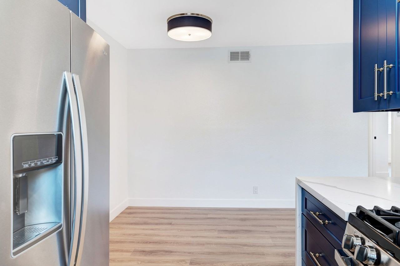 124 S Marengo Ave #10 - Photo 5 of 23
