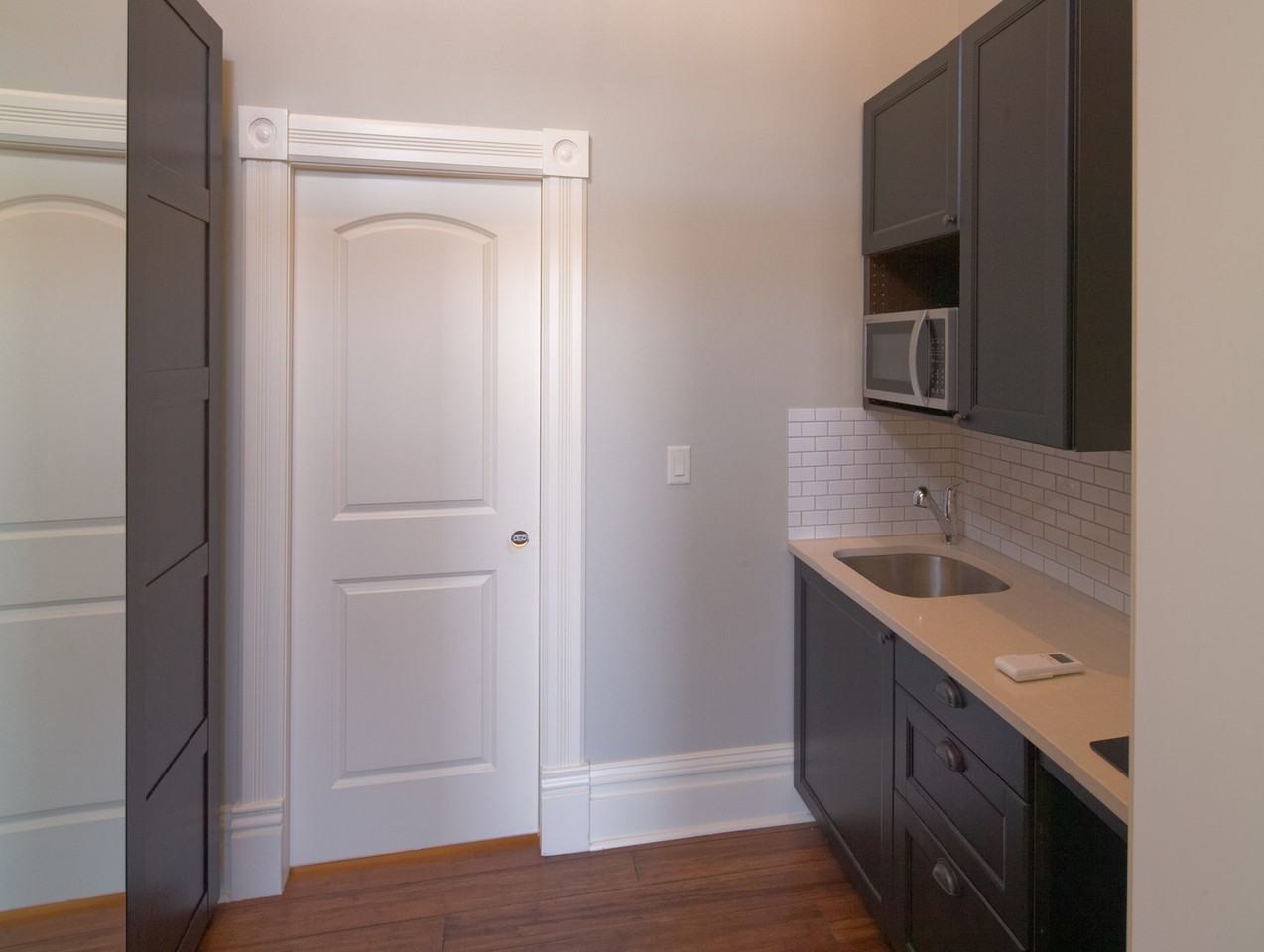 307 N Pearl St - Photo 3 of 17