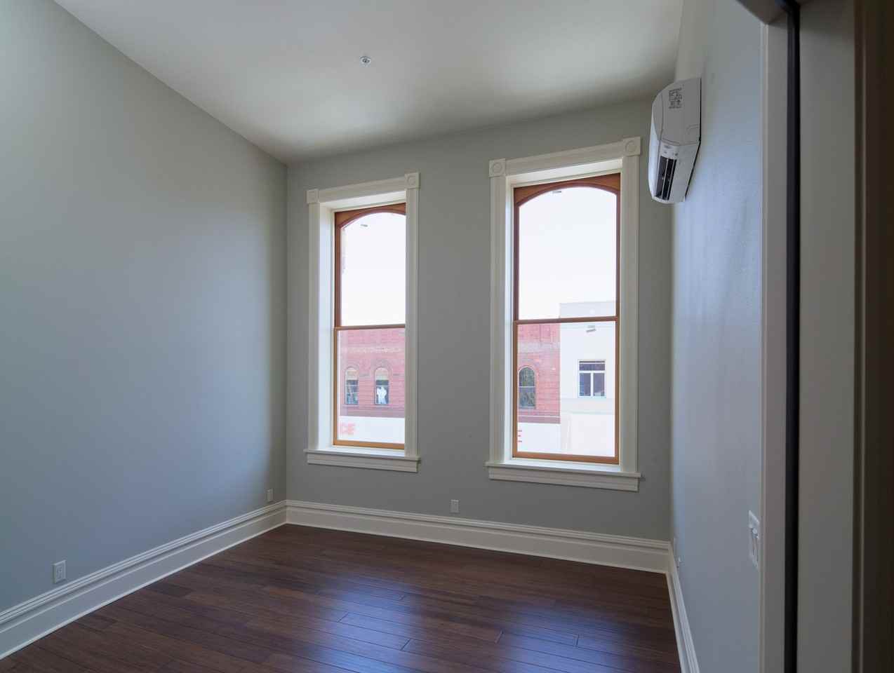 307 N Pearl St - Photo 4 of 17