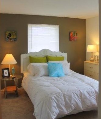Williamsburg Apartments - Photo 4 of 11