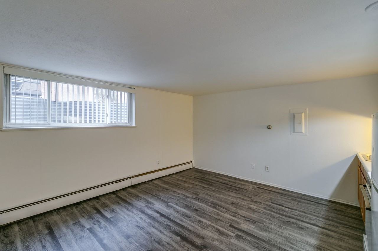 3106 Holiday Apartments (Michael & Norma Coscarelli) - Photo 6 of 13