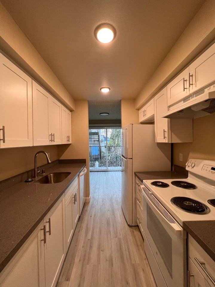 Mountain View Apartment - Photo 4 of 35