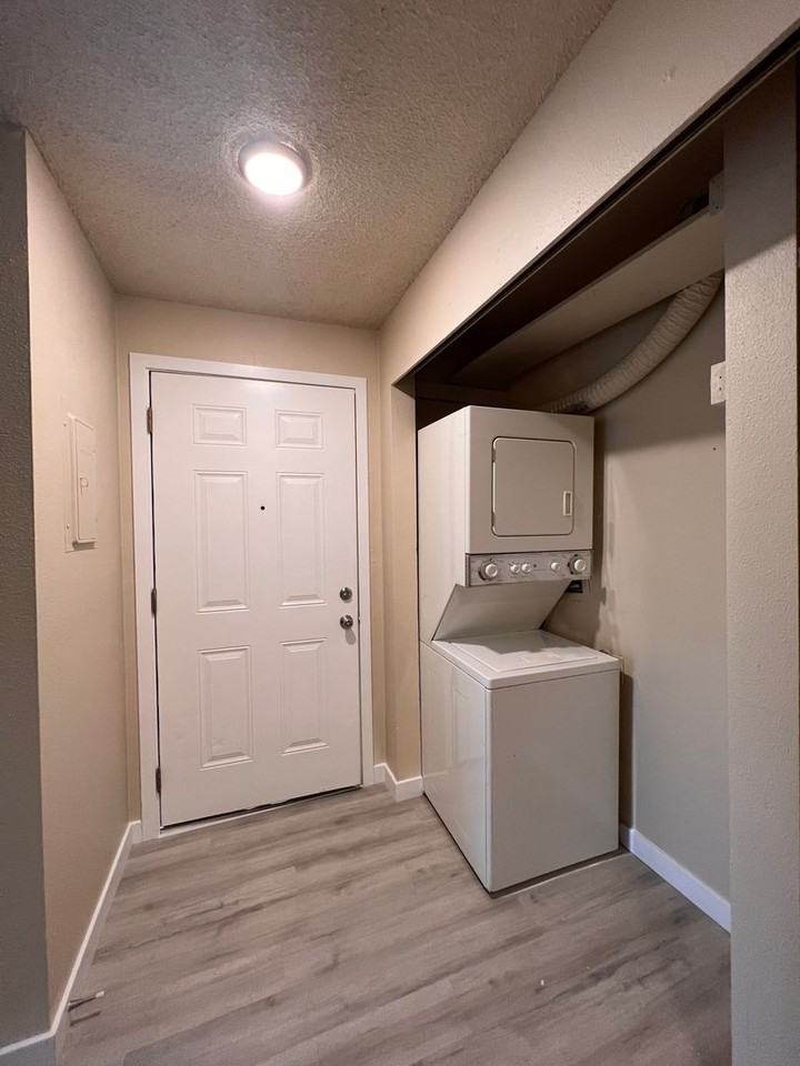 Mountain View Apartment - Photo 5 of 35