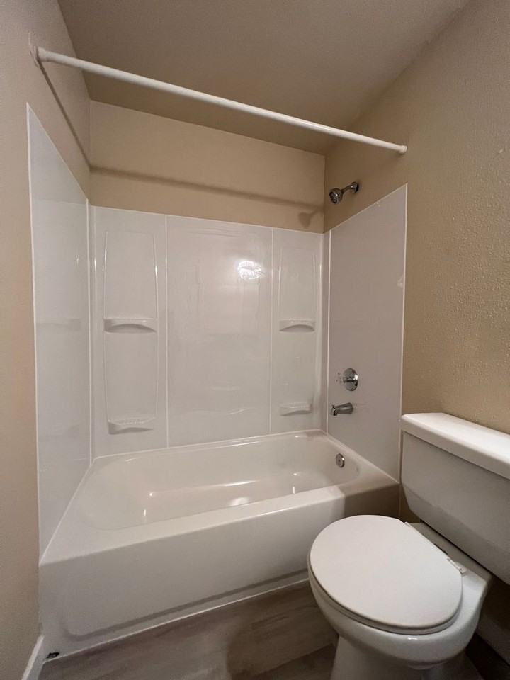 Mountain View Apartment - Photo 6 of 35