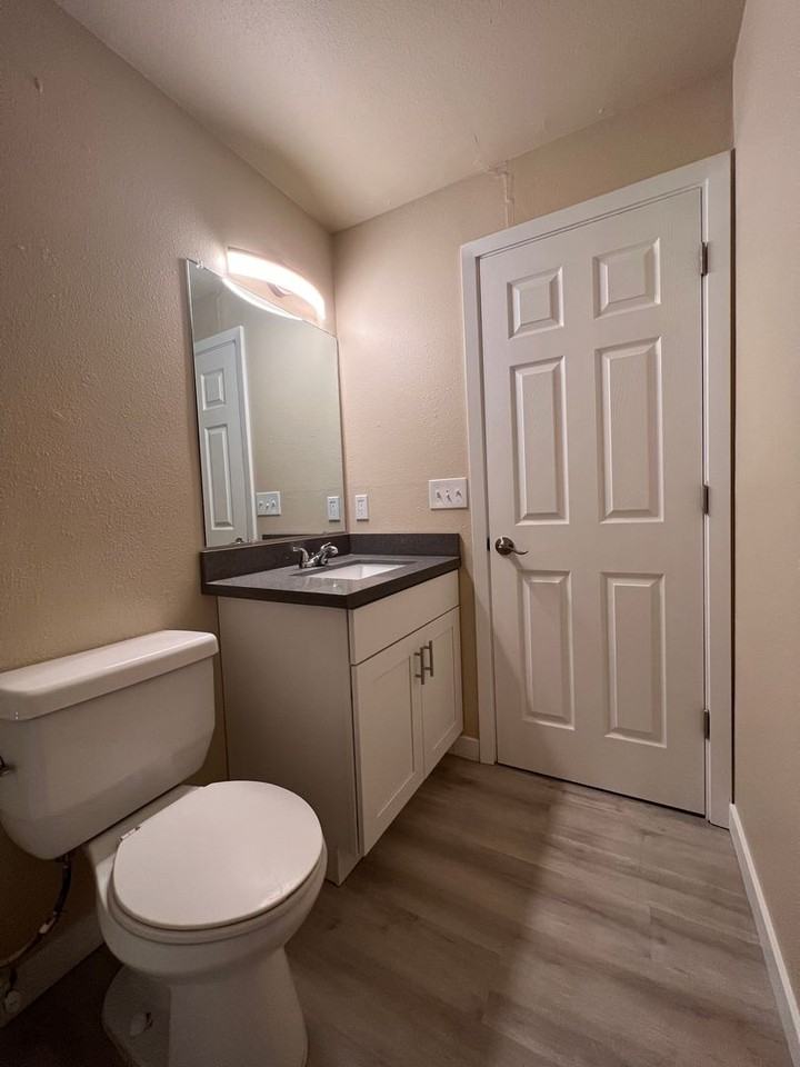 Mountain View Apartment - Photo 7 of 35