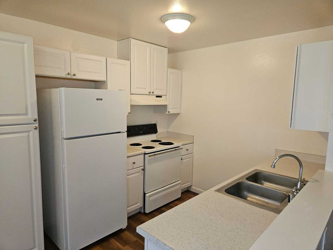 Wilson Ave 2340; 2362; 2380; 2402 (all A - Photo 3 of 12