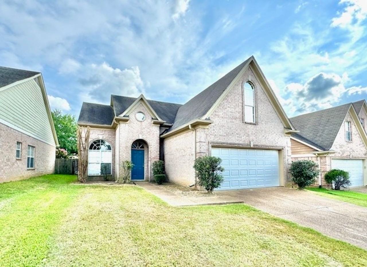 9073 Weeping Cherry Ln - Photo 2 of 14