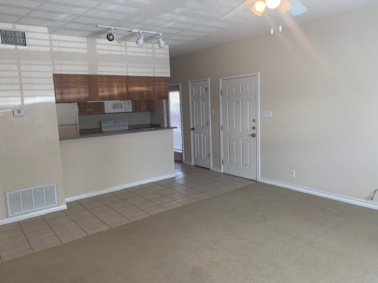 113 D L Vest Building - Photo 2 of 11