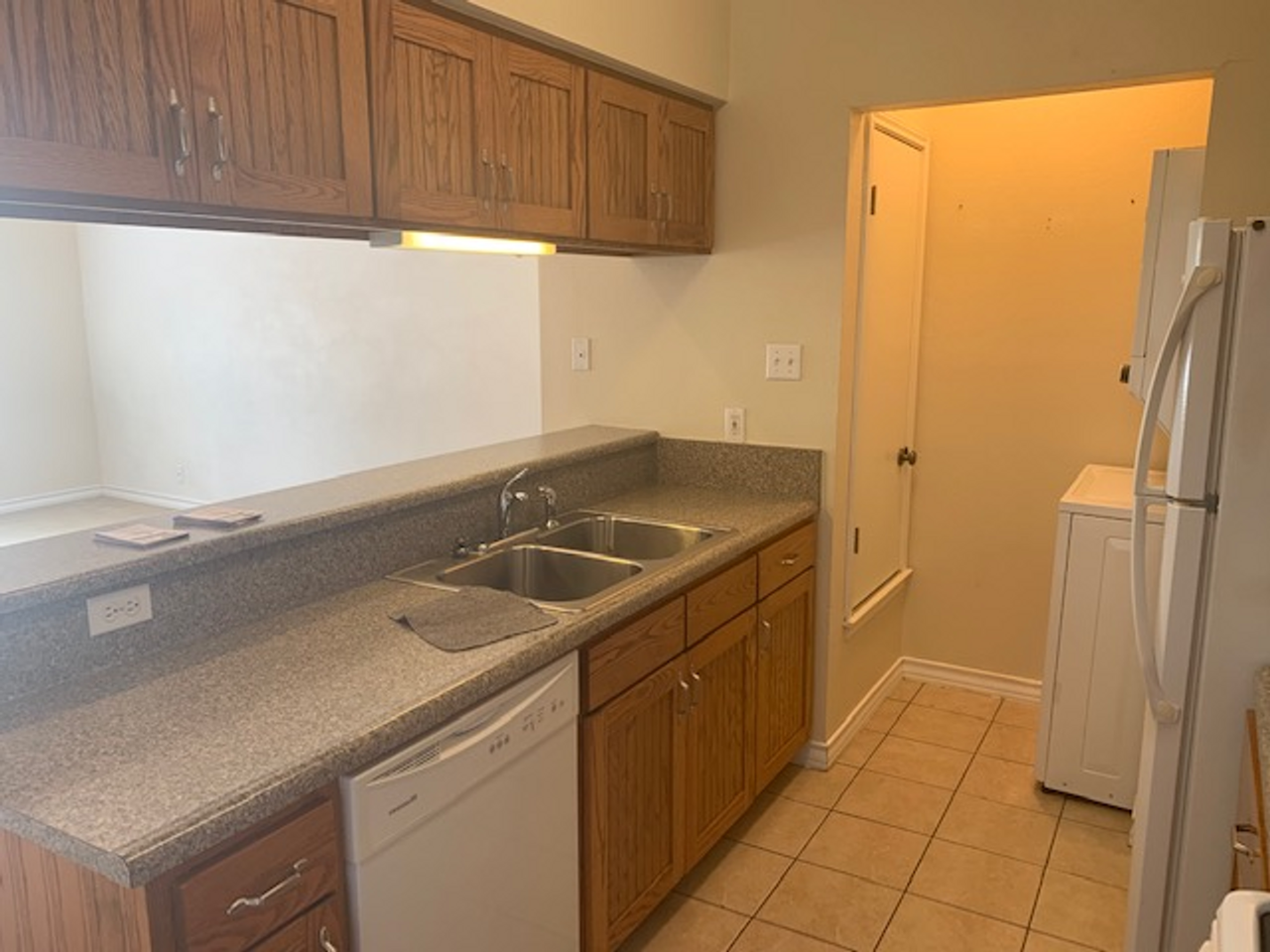 113 D L Vest Building - Photo 3 of 11