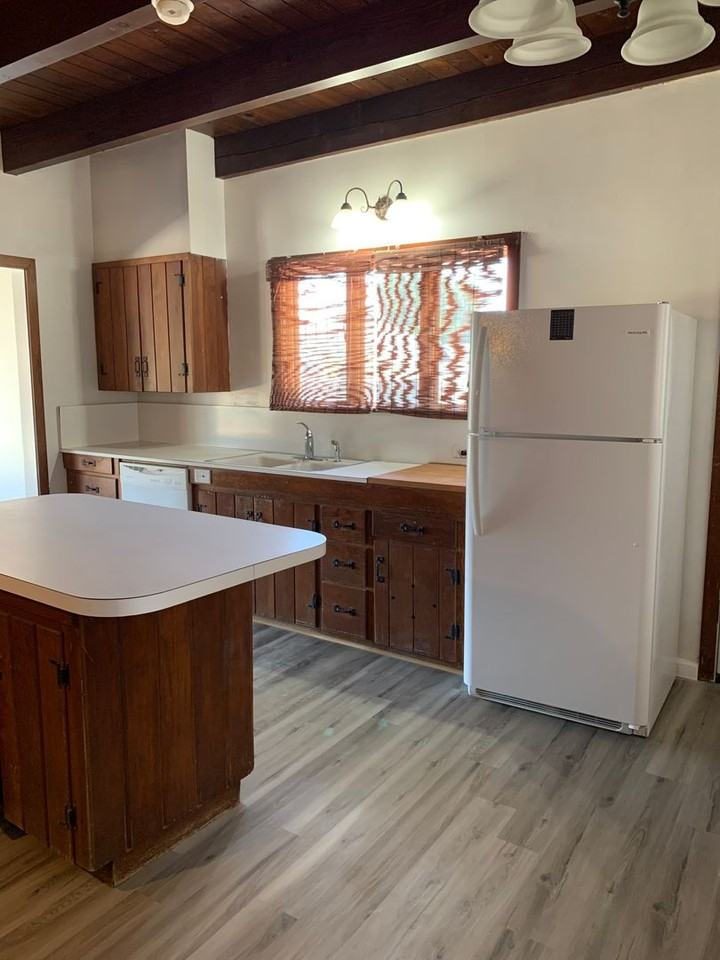 2319 Axtell St - Photo 7 of 36