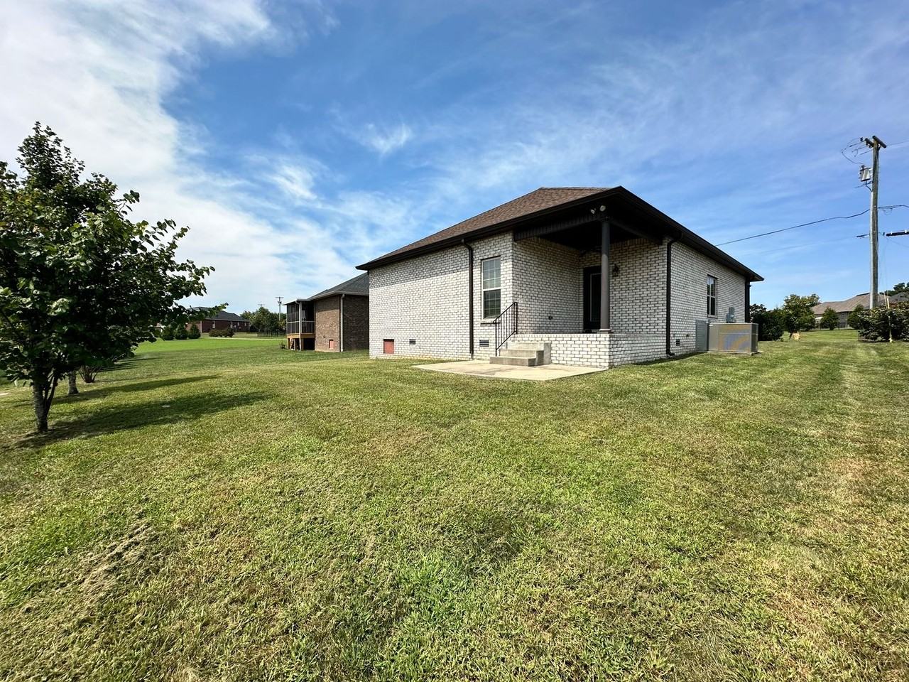 436 Lucy Cir - Photo 2 of 23