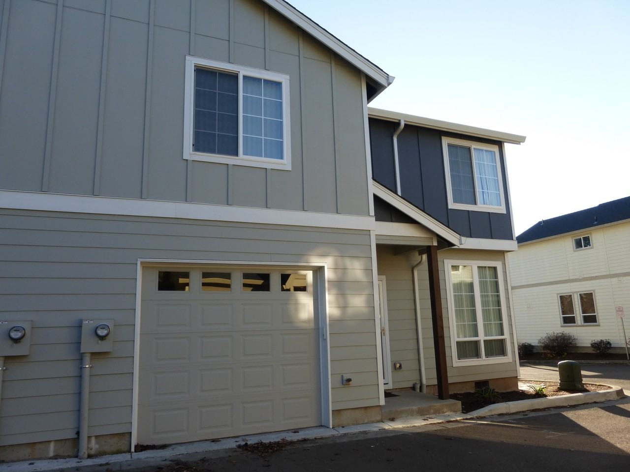 4463 Se Sycamore St - Photo 3 of 45