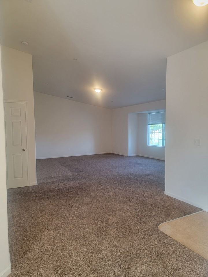 6825 Meadowlark Ave - Photo 3 of 18