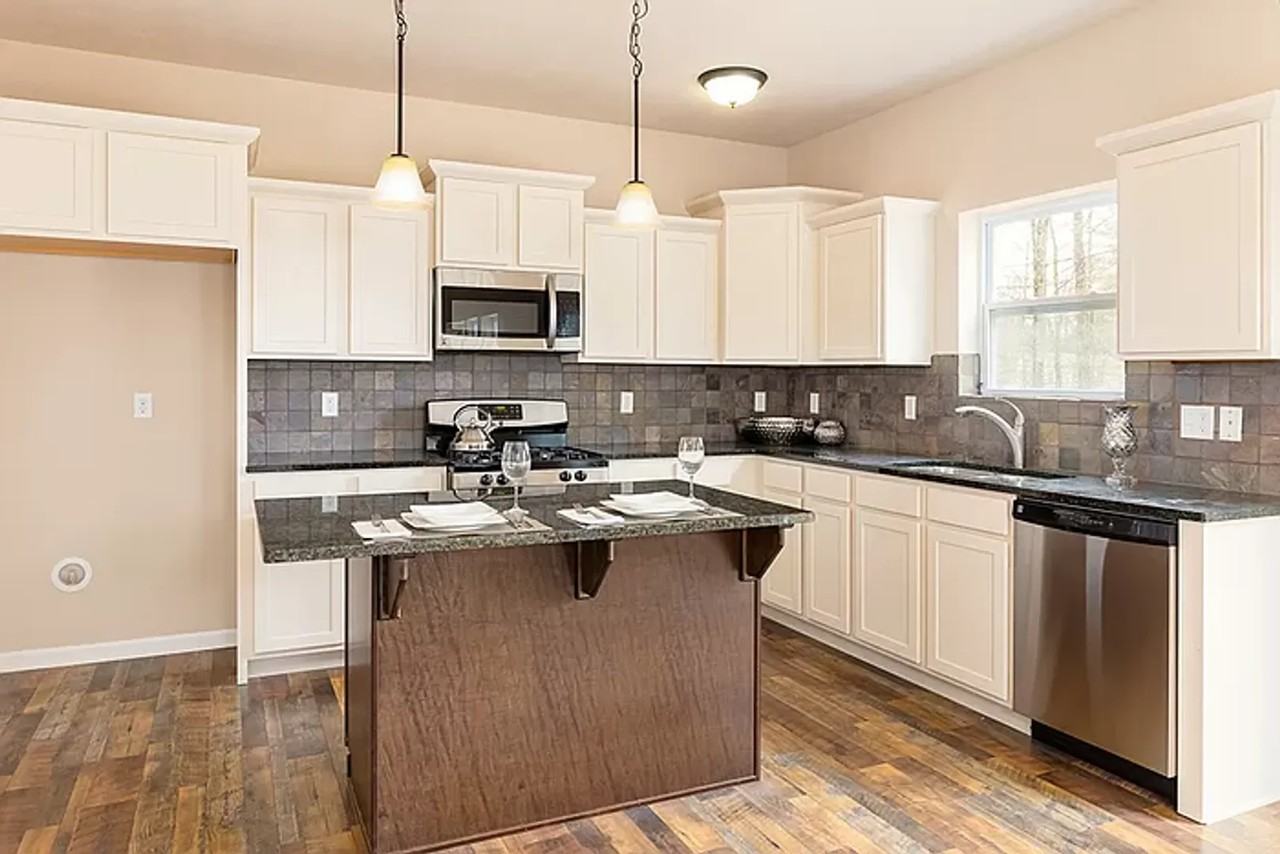 14441 Manor Rd - Photo 3 of 19