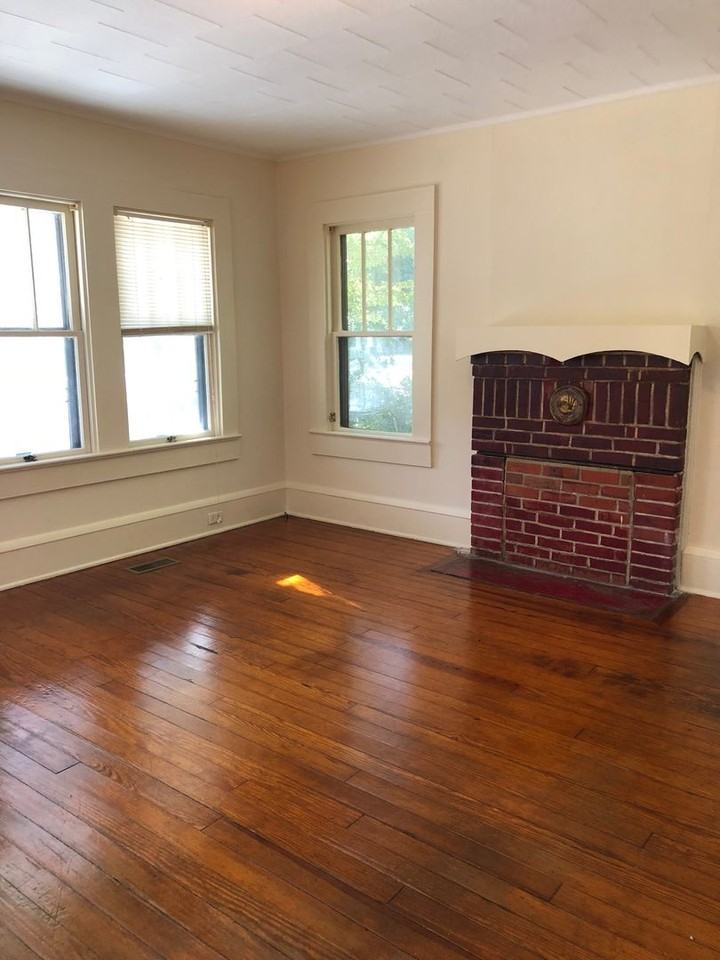 1211 N Main St - Photo 2 of 15