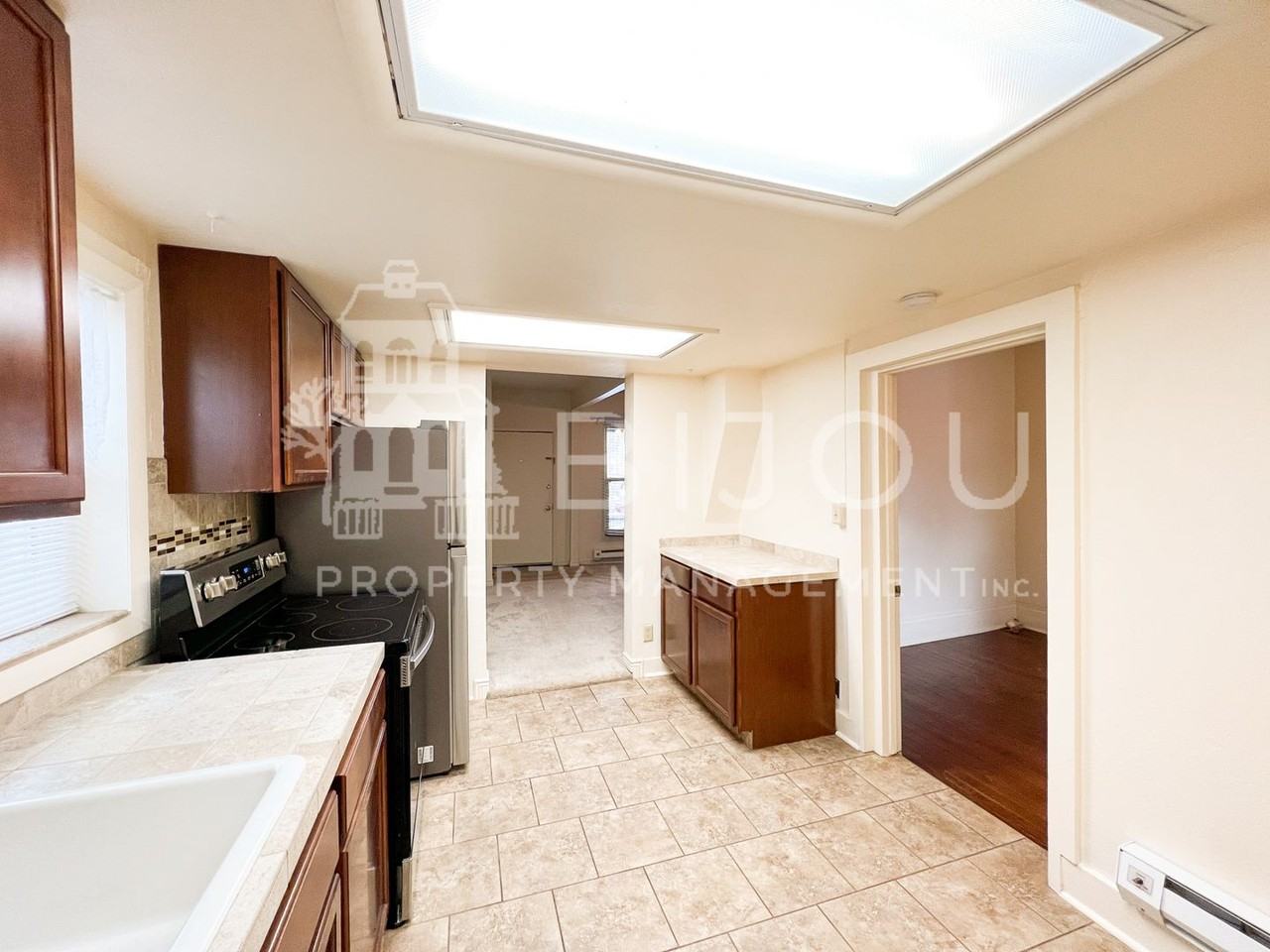 523 E Kiowa St - Photo 3 of 15