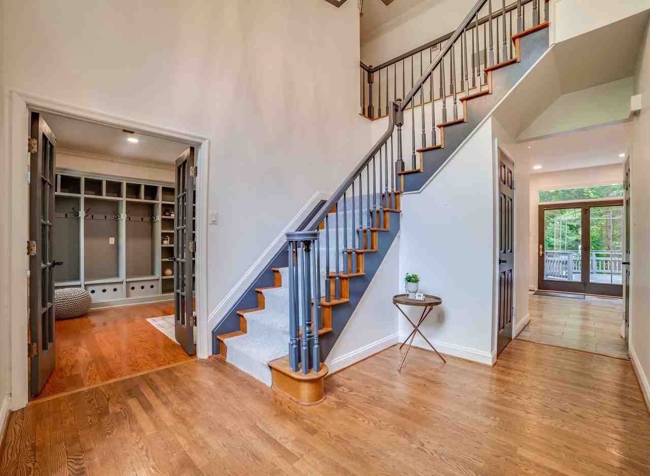 5309 Tractor Ln - Photo 3 of 41