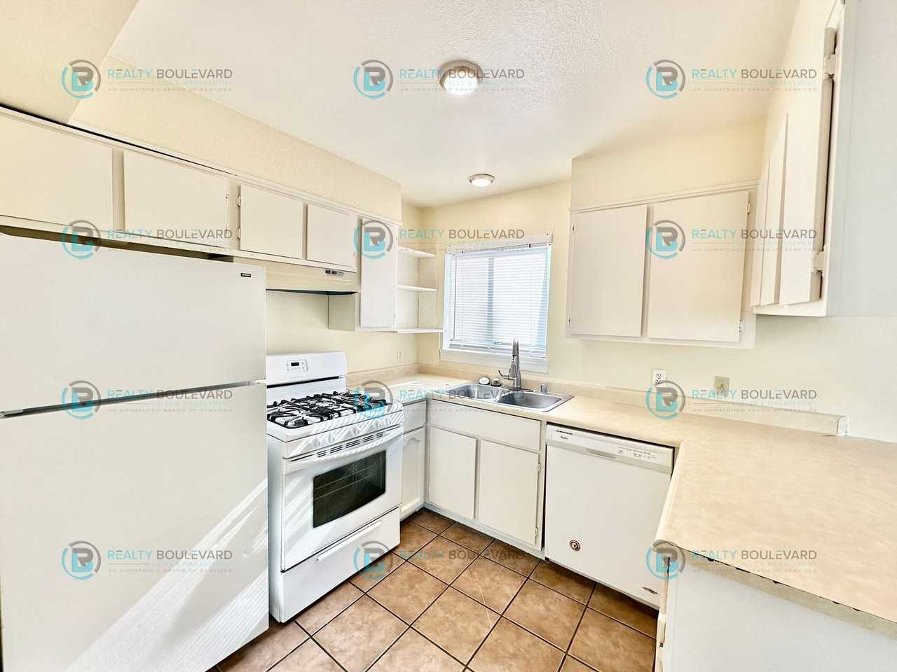1230 Haddock Dr - Photo 3 of 17