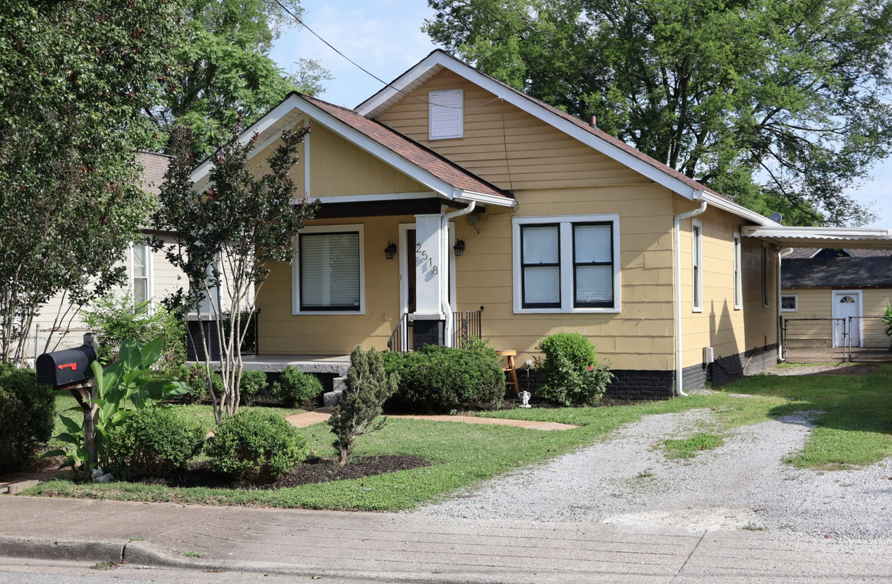 2518 Scovel St - Photo 2 of 28