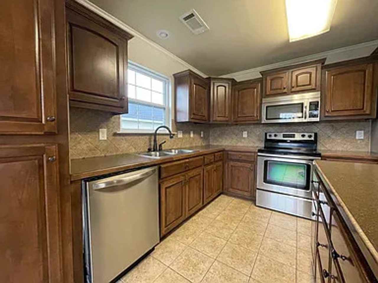 2112 Magna Carta Ln - Photo 2 of 11