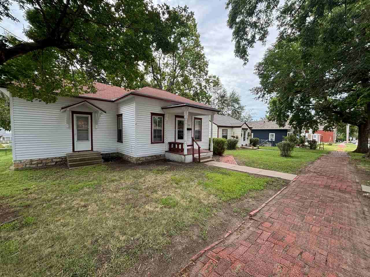 710 Elm St - Photo 2 of 21