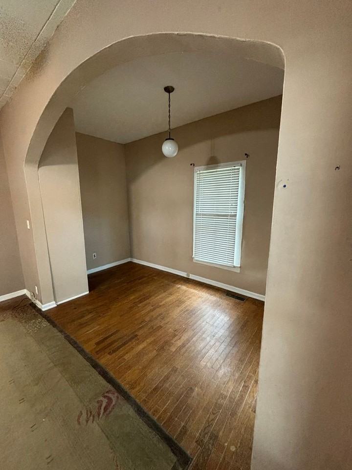710 Elm St - Photo 3 of 21