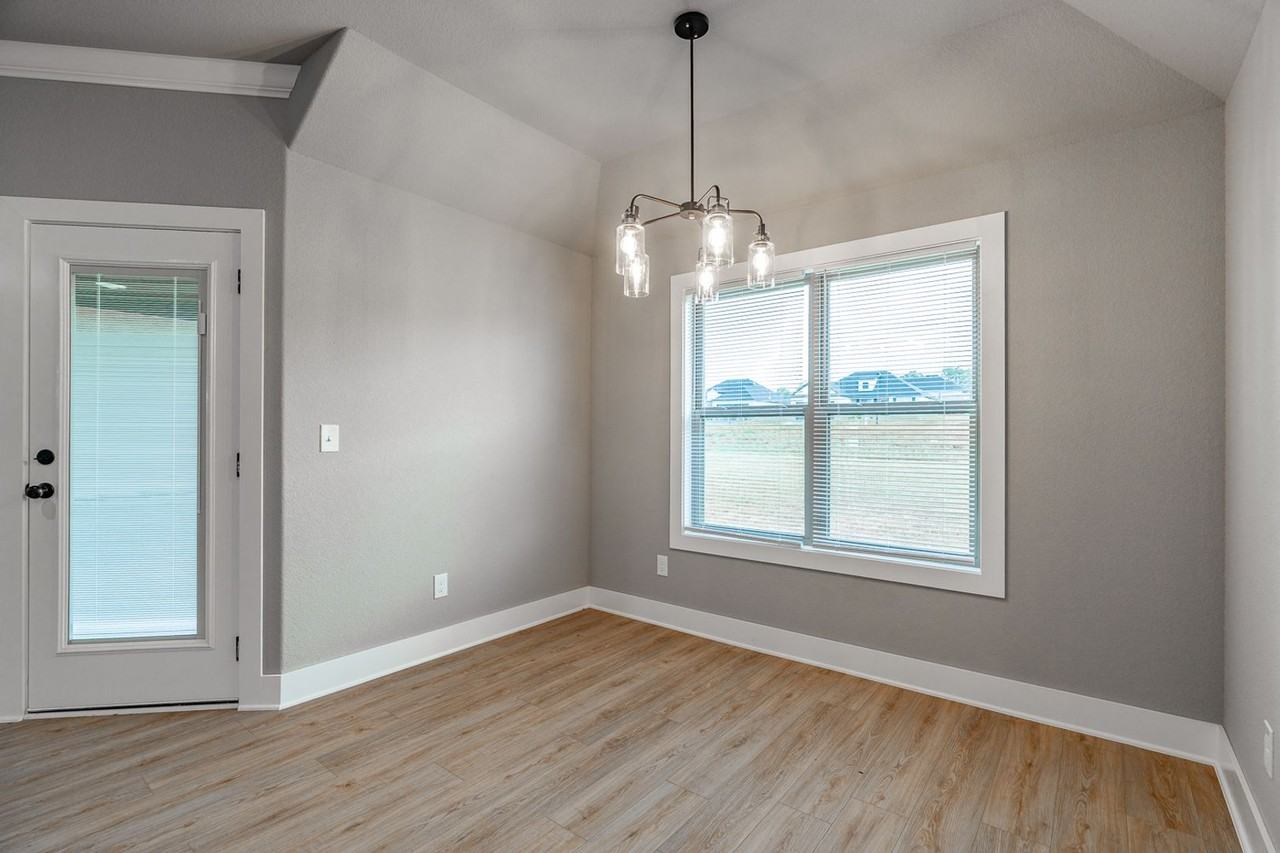 932 Petit Jean St - Photo 6 of 21