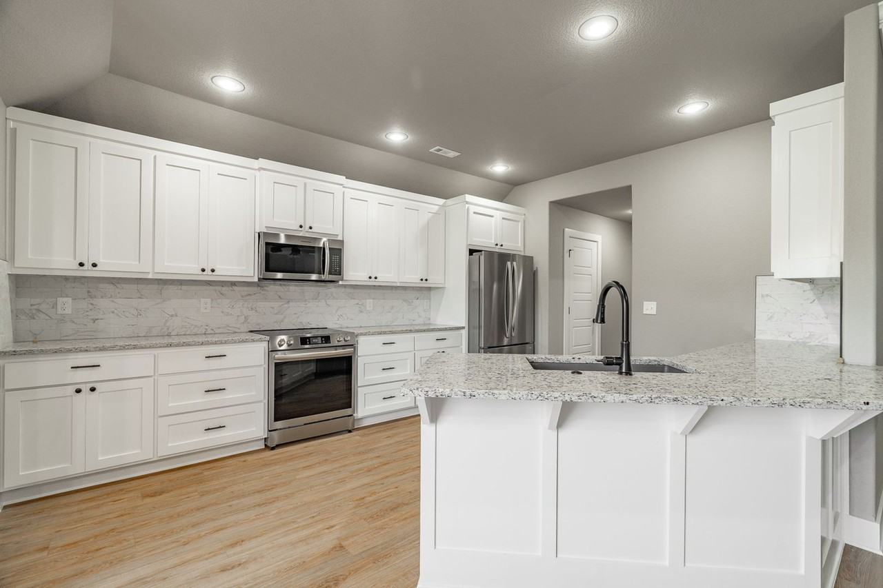 932 Petit Jean St - Photo 7 of 21