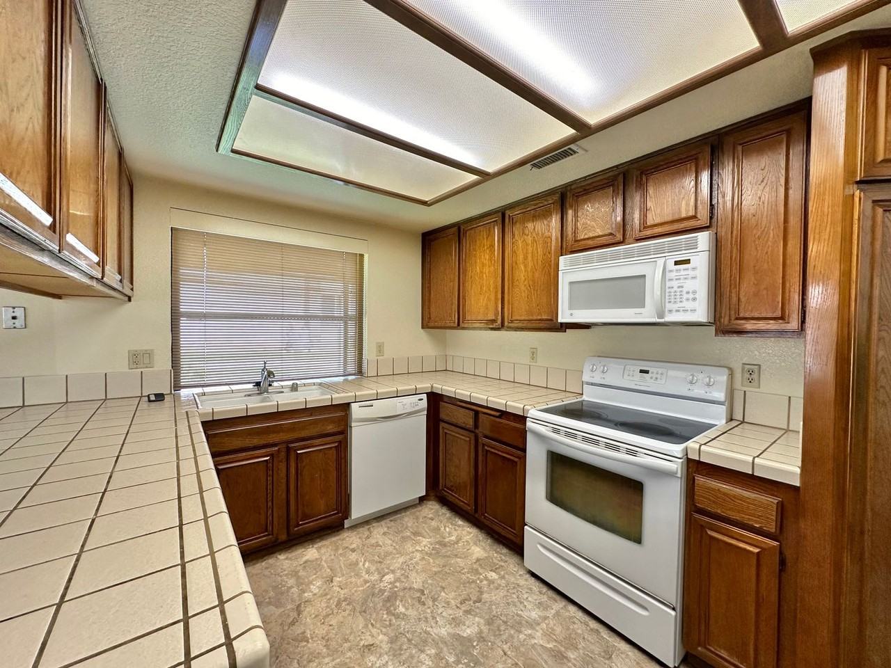 5637 Adobe Falls Rd #D - Photo 3 of 14