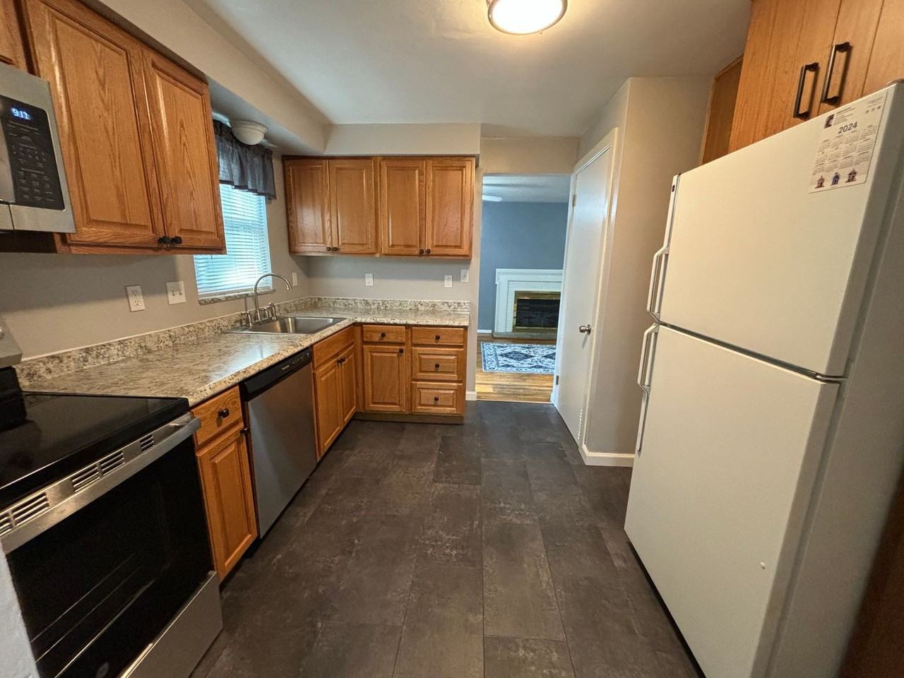 237 Sleepy Hollow Rd - Photo 3 of 19