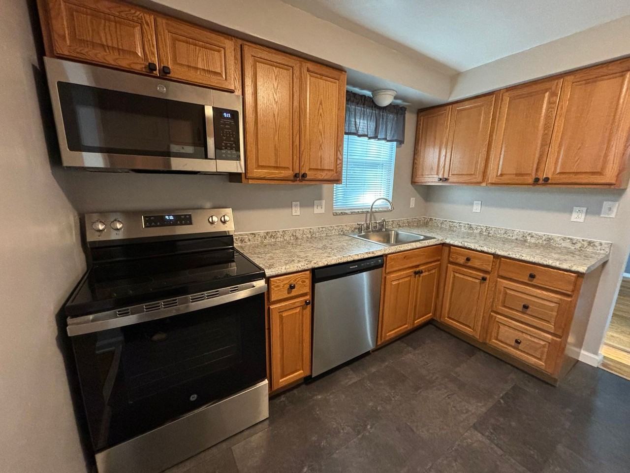 237 Sleepy Hollow Rd - Photo 5 of 19