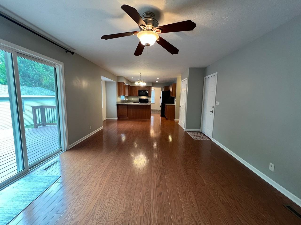 19 Boardwalk Cir - Photo 3 of 21